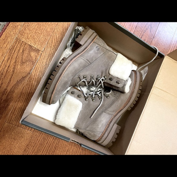 Steel colored Timberland boots! - Picture 1 of 4